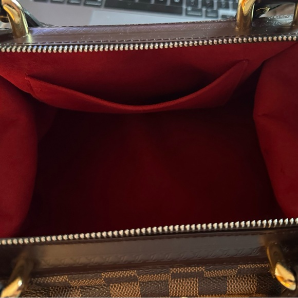 Used Authentic Louis Vuitton Handbag With August 2006 date code VI0086. - Picture 5 of 8